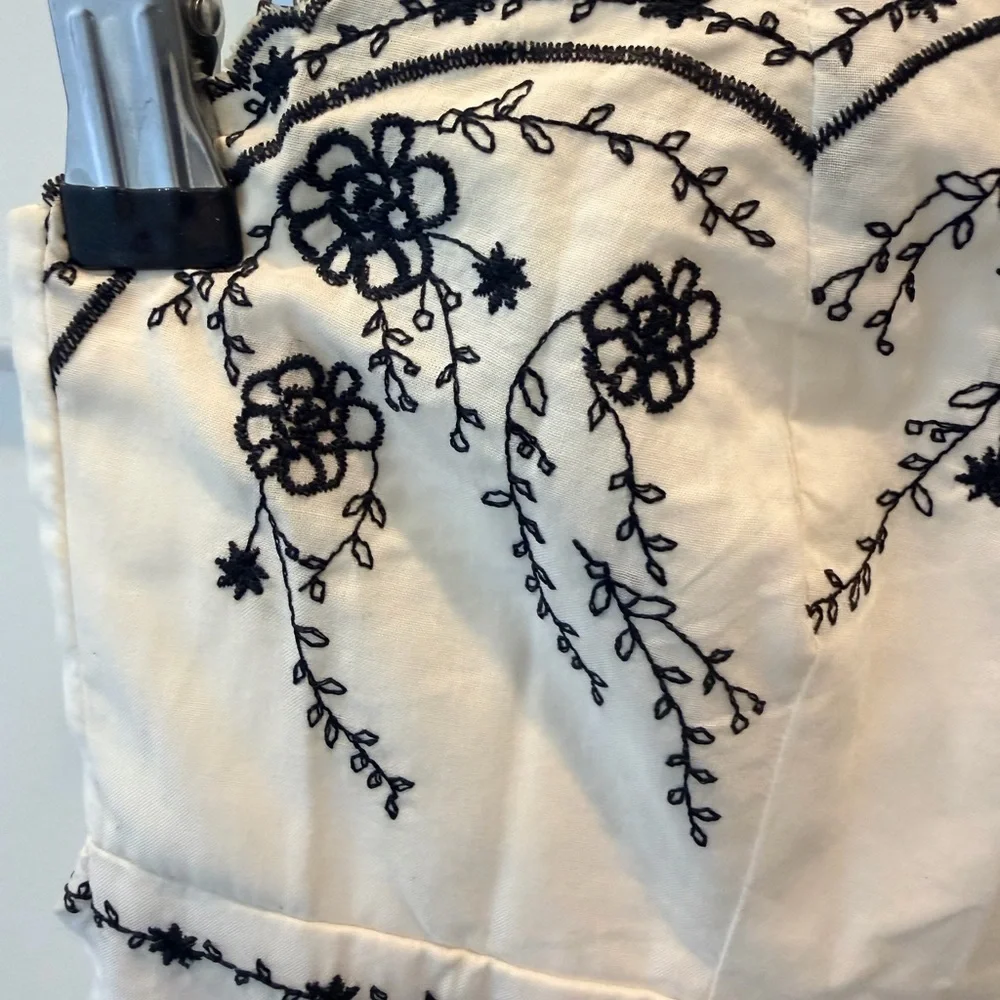 White House Black Market Strapless Embroidered Dress XS 0 Black Ivory Fit Flare